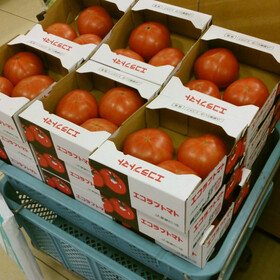 トマト箱売り 398円(税抜)