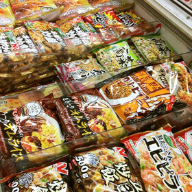 冷凍米飯〈各種〉 258円(税抜)