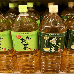 お～いお茶　緑茶・濃い茶 108円(税抜)