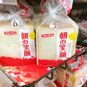 朝の笑顔食パン〈各種〉 78円(税抜)