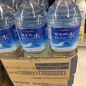 富士のおいしい水　６本入り１箱 598円(税抜)