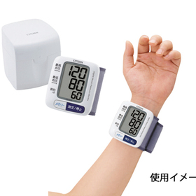 電子血圧計 3,980円(税抜)