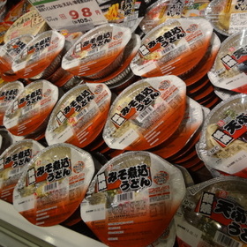 鍋焼きうどん各種 98円(税抜)