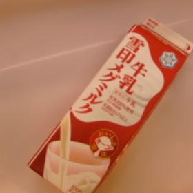 雪印メグミルク牛乳１０００ＭＬ 178円(税抜)