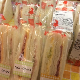 サンドイッチ 100円(税抜)
