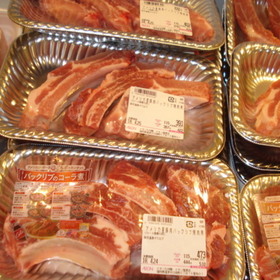 豚肉バックリブ焼肉用 107円(税抜)