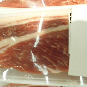 豚肉かたロースかたまり 90円(税抜)