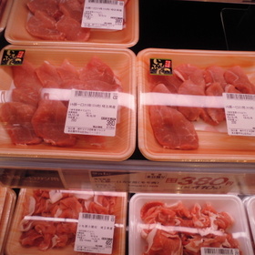 いも豚一口カツ用（モモ肉） 380円(税抜)