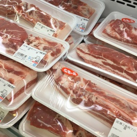 豚三枚肉ブロック 145円(税抜)
