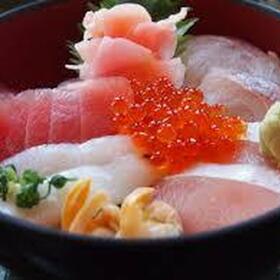 お魚屋さんの海鮮丼 498円(税抜)