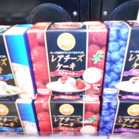 レアチーズケーキ各種 92円(税抜)
