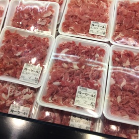 国産豚肉こま切れ 88円(税抜)