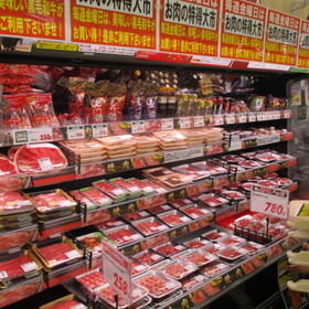 黒毛和牛肩肉ロース肉各種 780円(税抜)