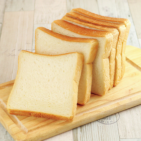 【ベーカリー】小麦の極み食パン　※写真はイメージです。 158円(税抜)