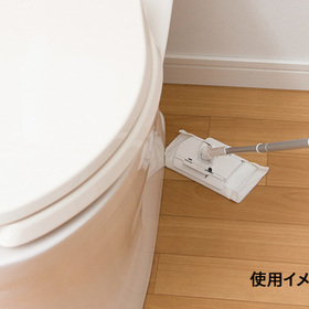 トイレ床用ワイパー　伸縮柄 998円(税抜)