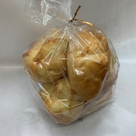 チーズロールパン 300円(税抜)