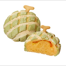メロンクリームパン（北海道赤肉メロン） 100円(税抜)