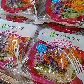 パプリカ彩るレタスのサラダ 198円(税抜)
