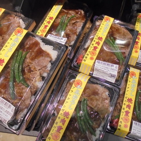アンガス牛カルビたっぷり焼肉重 580円(税抜)