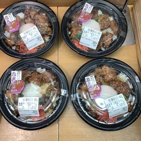 焼き鳥丼 377円(税抜)