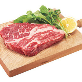 牛肉かたロースステーキ用 157円(税抜)