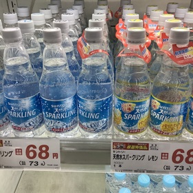 天然水スパークリング 68円(税抜)