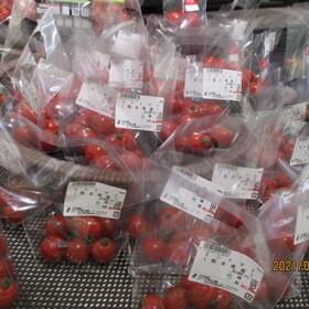 ミニトマト　１００ｇ当り 98円(税抜)