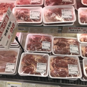 若鶏モモ肉 105円(税込)