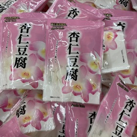 杏仁豆腐 105円(税込)