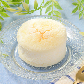 白いスフレチーズケーキ 195円(税込)