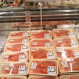 生秋鮭切り身 193円(税込)