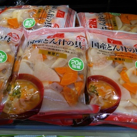 国産豚汁の具 213円(税込)