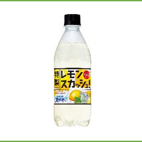 サントリー天然水　特製レモンスカッシュ 97円(税込)