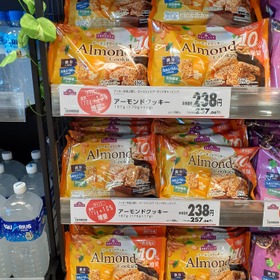アーモンドクッキー 257円(税込)