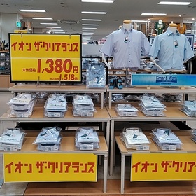 半袖ドレスシャツ各種 1,518円(税込)