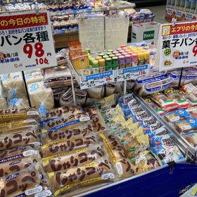 菓子パン 106円(税込)