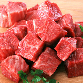 牛肉と豚肉のサイコロ焼（成型肉） 95円(税抜)