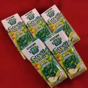 野菜生活100　GreenSalad 105円(税込)