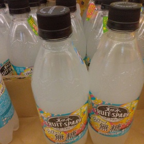 天然水FRUIT.-SPARKグレフル&レモン 95円(税込)