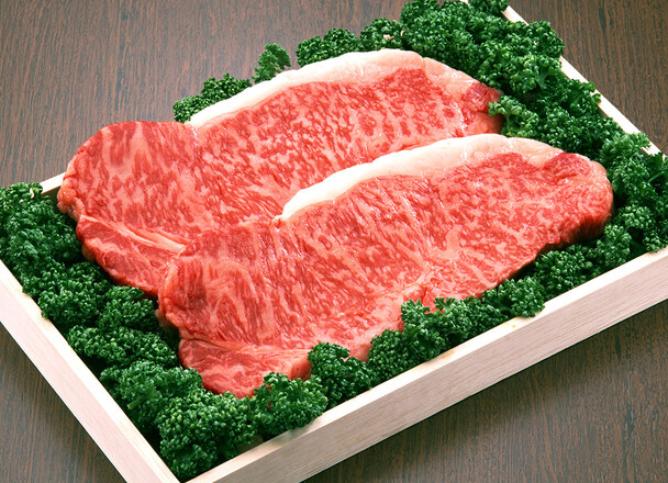 牛肉ステーキ用サーロイン 626円(税込)