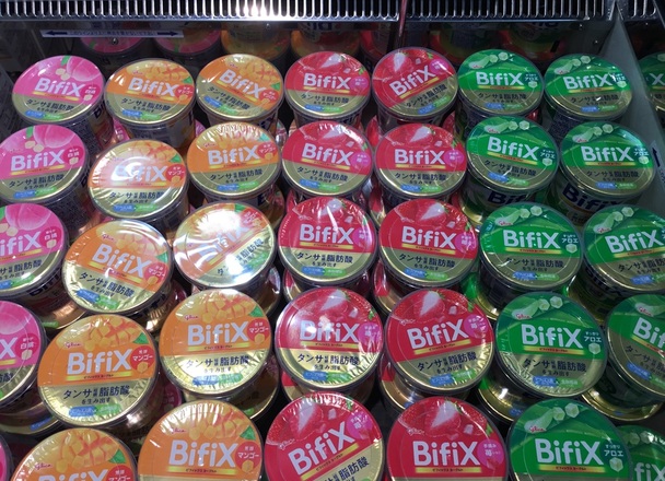 BifiXフルーツヨーグルト　白桃・マンゴー・苺・アロエ 213円(税込)